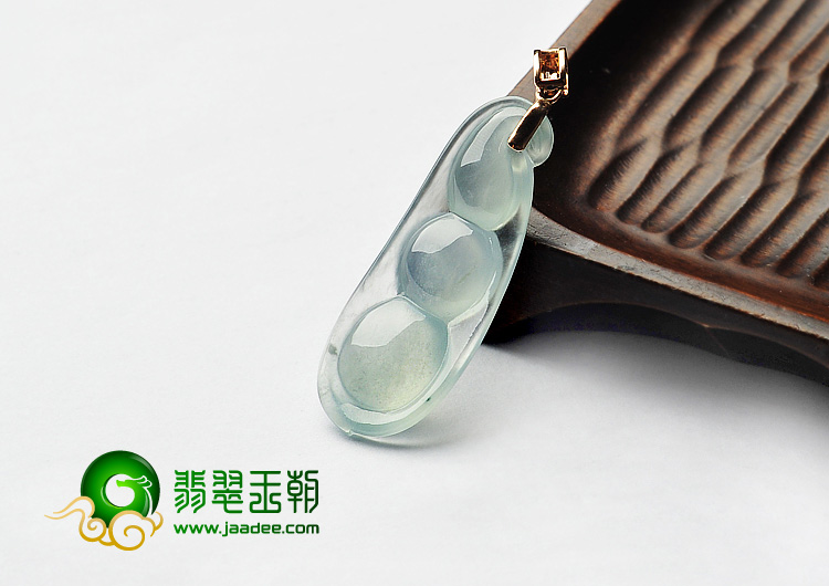 冰种晴水缅甸翡翠A货四季豆挂件
