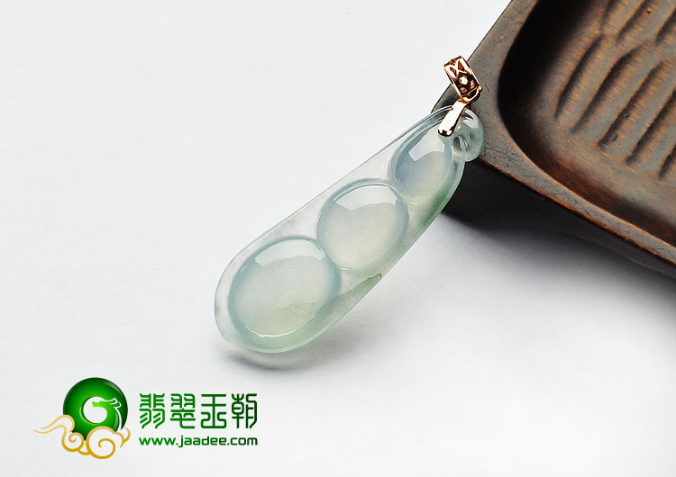 冰玻种晴水缅甸翡翠A货四季豆挂件
