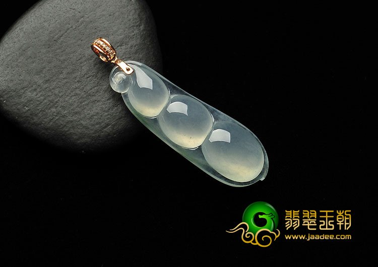 冰玻种晴水缅甸翡翠A货四季豆挂件