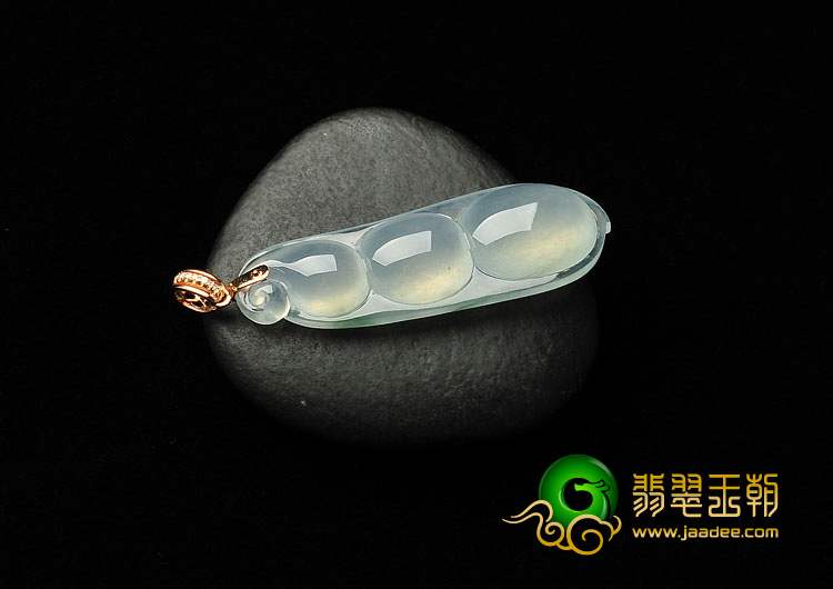 冰玻种晴水缅甸翡翠A货四季豆挂件