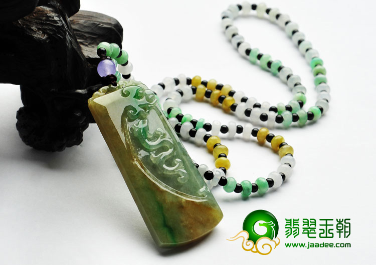 糯冰种黄加绿缅甸翡翠A货仿古龙牌挂件