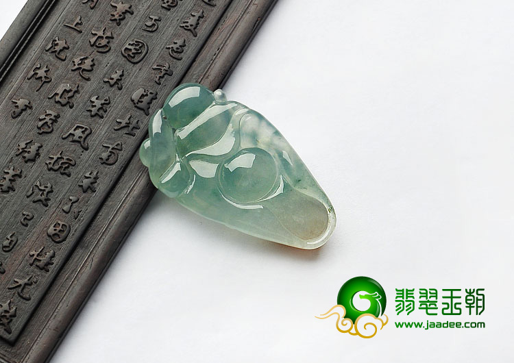 冰种晴水黄翡缅甸翡翠A货逍遥佛挂件