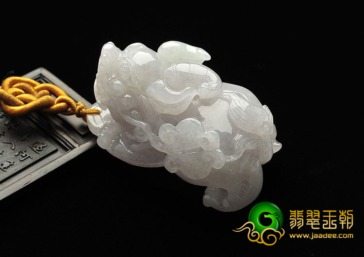 糯冰种淡晴水缅甸翡翠A货貔貅手玩件