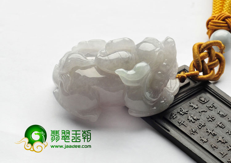 糯冰种淡晴水缅甸翡翠A货貔貅手玩件