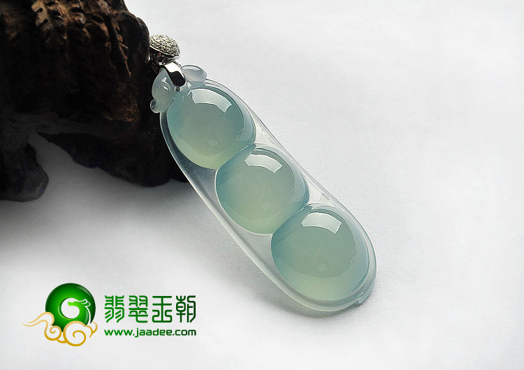 冰种晴水缅甸翡翠A货四季豆挂件（金扣）