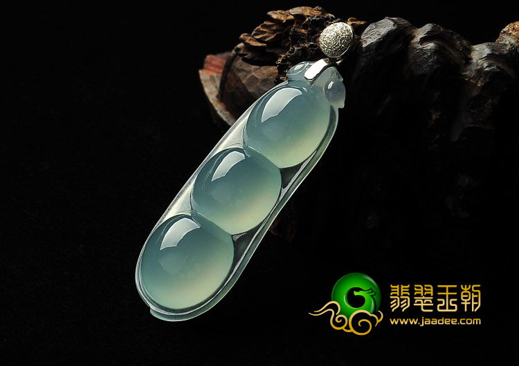 冰种晴水缅甸翡翠A货四季豆挂件（金扣）