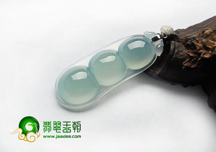 冰种晴水缅甸翡翠A货四季豆挂件（金扣）