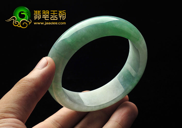 糯冰种豆色缅甸翡翠A货手镯（58.9mm）