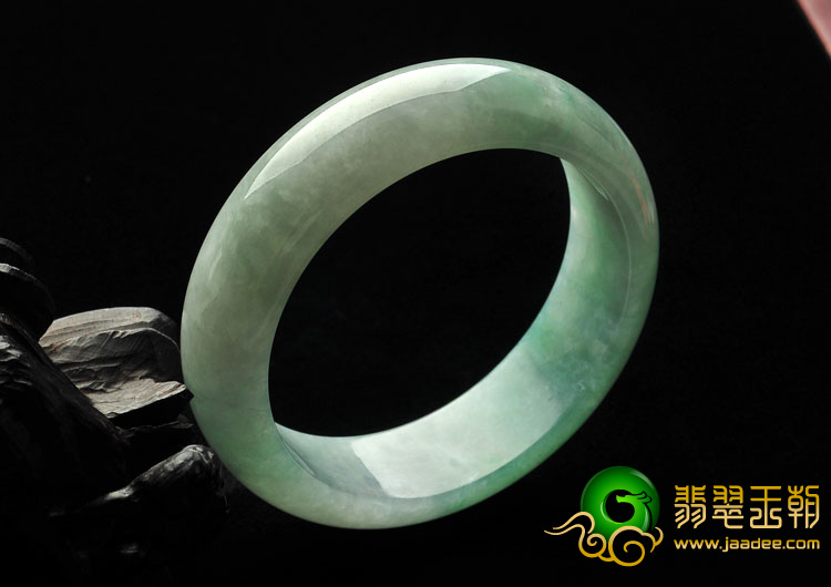糯冰种豆色缅甸翡翠A货手镯（58.9mm）