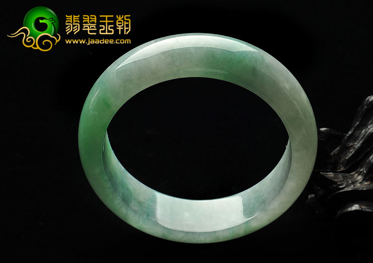 糯冰种豆色缅甸翡翠A货手镯（58.9mm）