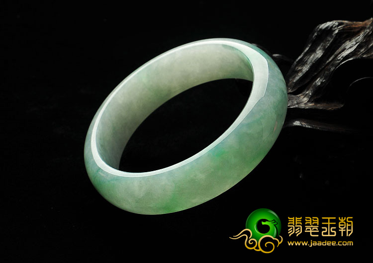 糯冰种豆色缅甸翡翠A货手镯（56.2mm）