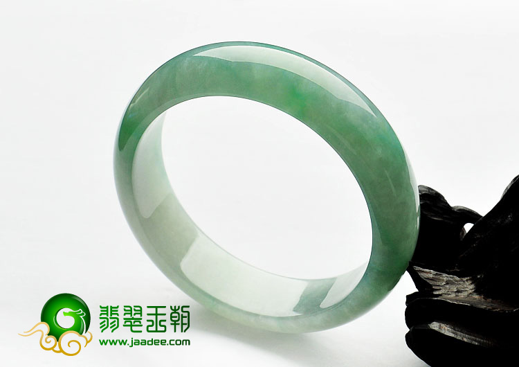 糯冰种豆色缅甸翡翠A货手镯（56.2mm）
