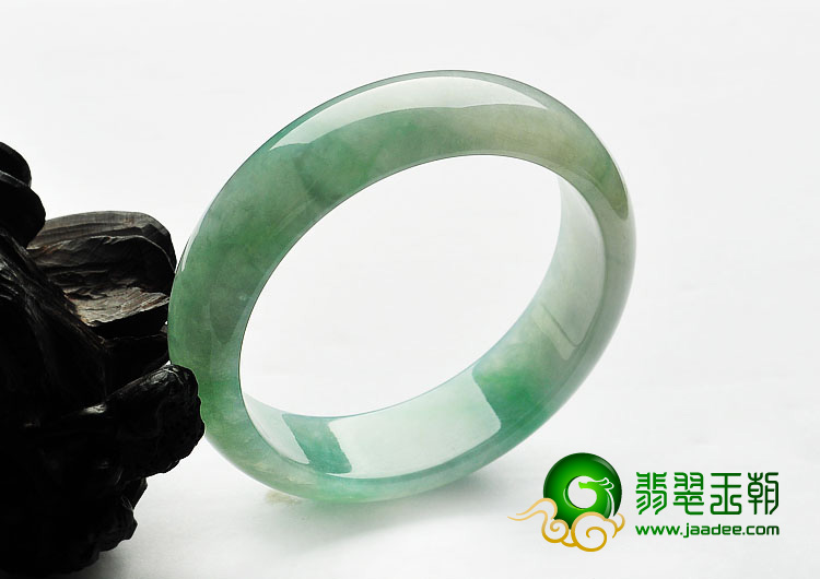 糯冰种豆色缅甸翡翠A货手镯（56.2mm）