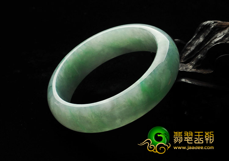 糯冰种豆色缅甸翡翠A货手镯（58.7mm）