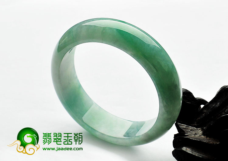 糯冰种豆色缅甸翡翠A货手镯（58.7mm）