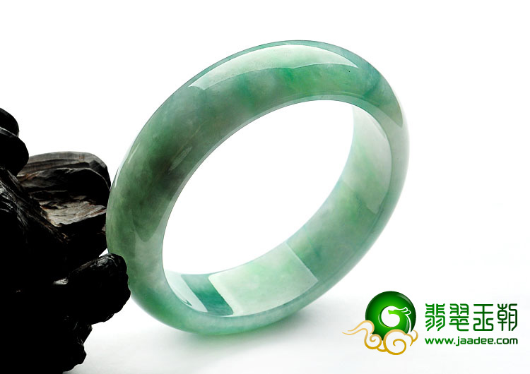 糯冰种豆色缅甸翡翠A货手镯（58.7mm）