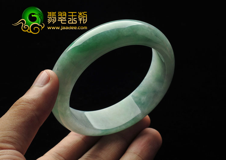 糯冰种豆色缅甸翡翠A货手镯（58.7mm）