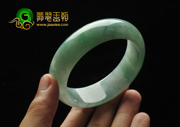 糯冰种豆色缅甸翡翠A货手镯（58.6mm）