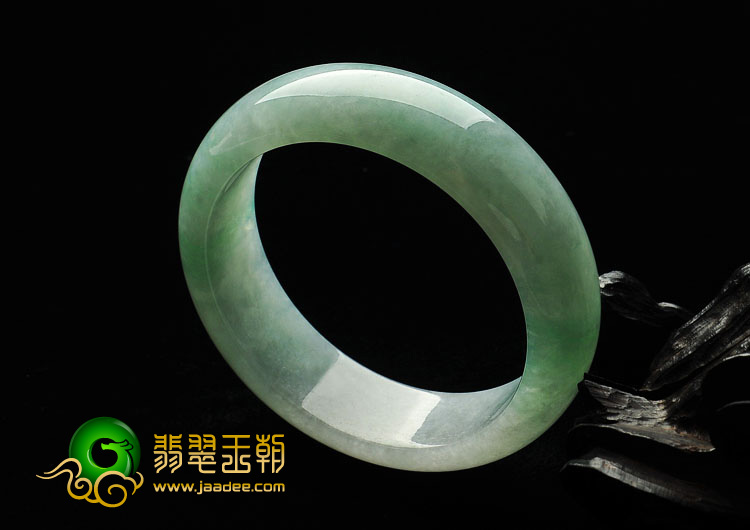 糯冰种豆色缅甸翡翠A货手镯（56.7mm）