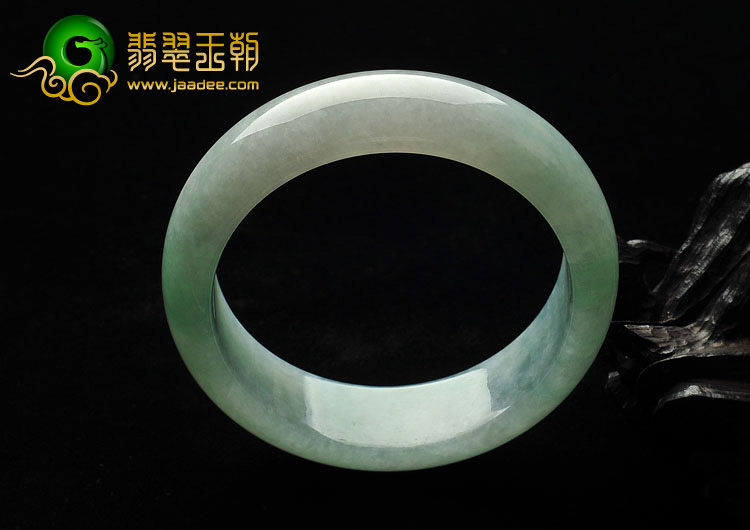 糯冰种豆色缅甸翡翠A货手镯（56.7mm）