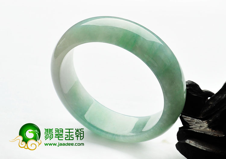 糯冰种豆色缅甸翡翠A货手镯（56.7mm）