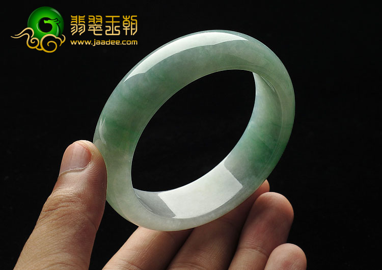 糯冰种豆色缅甸翡翠A货手镯（56.7mm）