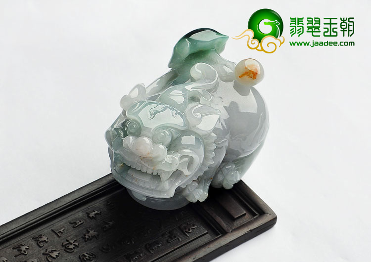 糯冰种三彩缅甸翡翠A货貔貅挂件