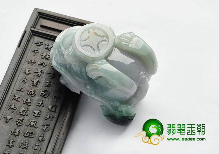 糯冰种三彩缅甸翡翠A货貔貅挂件