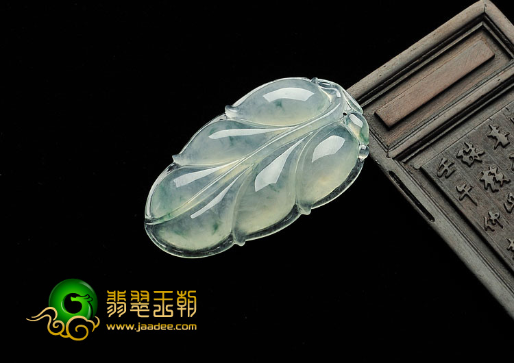 冰种飘花缅甸翡翠A货叶子挂件