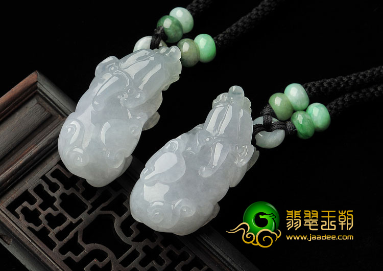 冰种晴水缅甸翡翠A货貔貅挂件（一对）