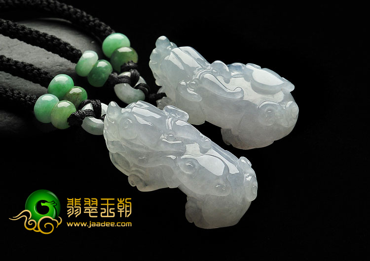 冰种晴水缅甸翡翠A货貔貅挂件（一对）