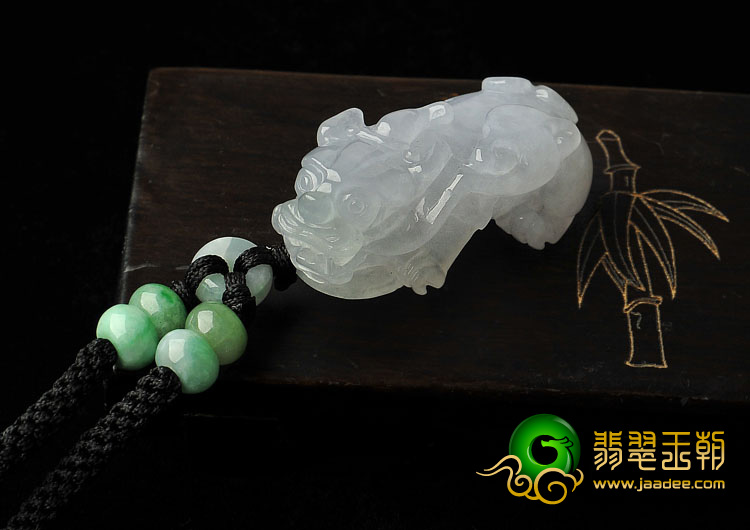 冰种晴水缅甸翡翠A货貔貅挂件（一对）