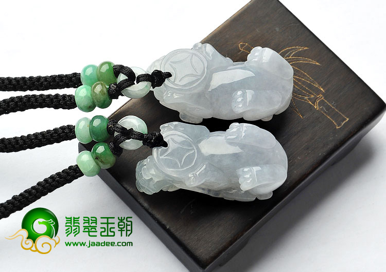 冰种晴水缅甸翡翠A货貔貅挂件（一对）