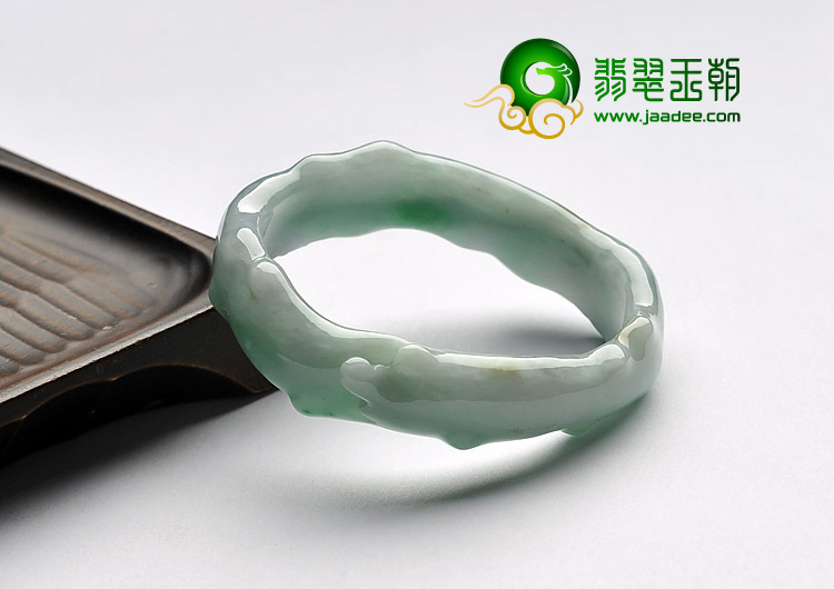 糯冰种豆色缅甸翡翠A货雕花贵妃镯（56mm-47mm）