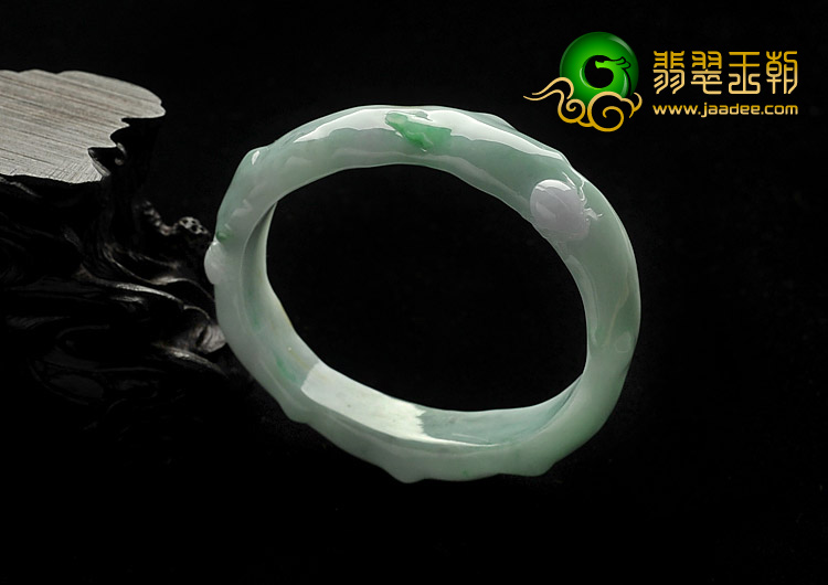 糯冰种豆色缅甸翡翠A货雕花贵妃镯（56mm-47mm）