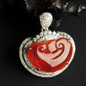 (超值推荐)冰种红翡缅甸翡翠A货镶白金如意胸坠（真钻）