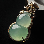 冰种晴水缅甸翡翠A货镶玫瑰金葫芦胸坠（真钻）