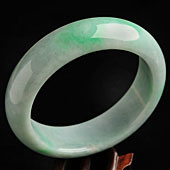 糯冰种翠色缅甸翡翠A货手镯（58.4mm）