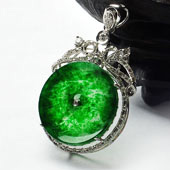冰玻种正阳绿缅甸翡翠A货镶白金平安扣胸坠（真钻）