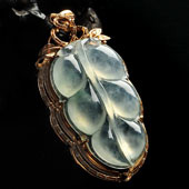 冰种略飘花缅甸翡翠A货镶玫瑰金金枝玉叶胸坠（真钻）