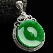 糯冰种阳绿缅甸翡翠A货镶白金平安扣胸坠（真钻）