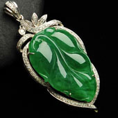 冰种阳绿缅甸翡翠A货镶白金金枝玉叶胸坠（真钻）