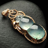 冰玻种飘花缅甸翡翠A货镶玫瑰金葫芦胸坠（真钻）