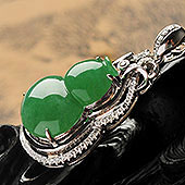 糯冰种阳绿缅甸翡翠A货镶白金葫芦胸坠（真钻）