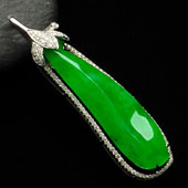 冰种阳绿缅甸翡翠A货镶白金满绿福瓜胸坠（真钻）