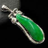 冰种阳绿缅甸翡翠A货镶白金满绿福瓜胸坠（真钻）