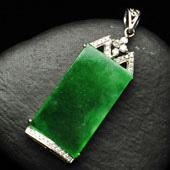 冰种阳绿缅甸翡翠A货镶白金满绿方牌胸坠（真钻）