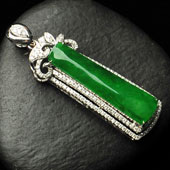 冰种阳绿缅甸翡翠A货镶白金满绿胸坠（真钻）