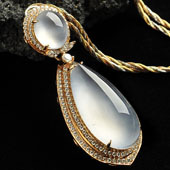 冰玻种无色缅甸翡翠A货镶玫瑰金水滴胸坠（真钻）