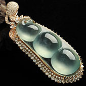 冰玻种晴水缅甸翡翠A货镶玫瑰金四季豆胸坠（真钻）